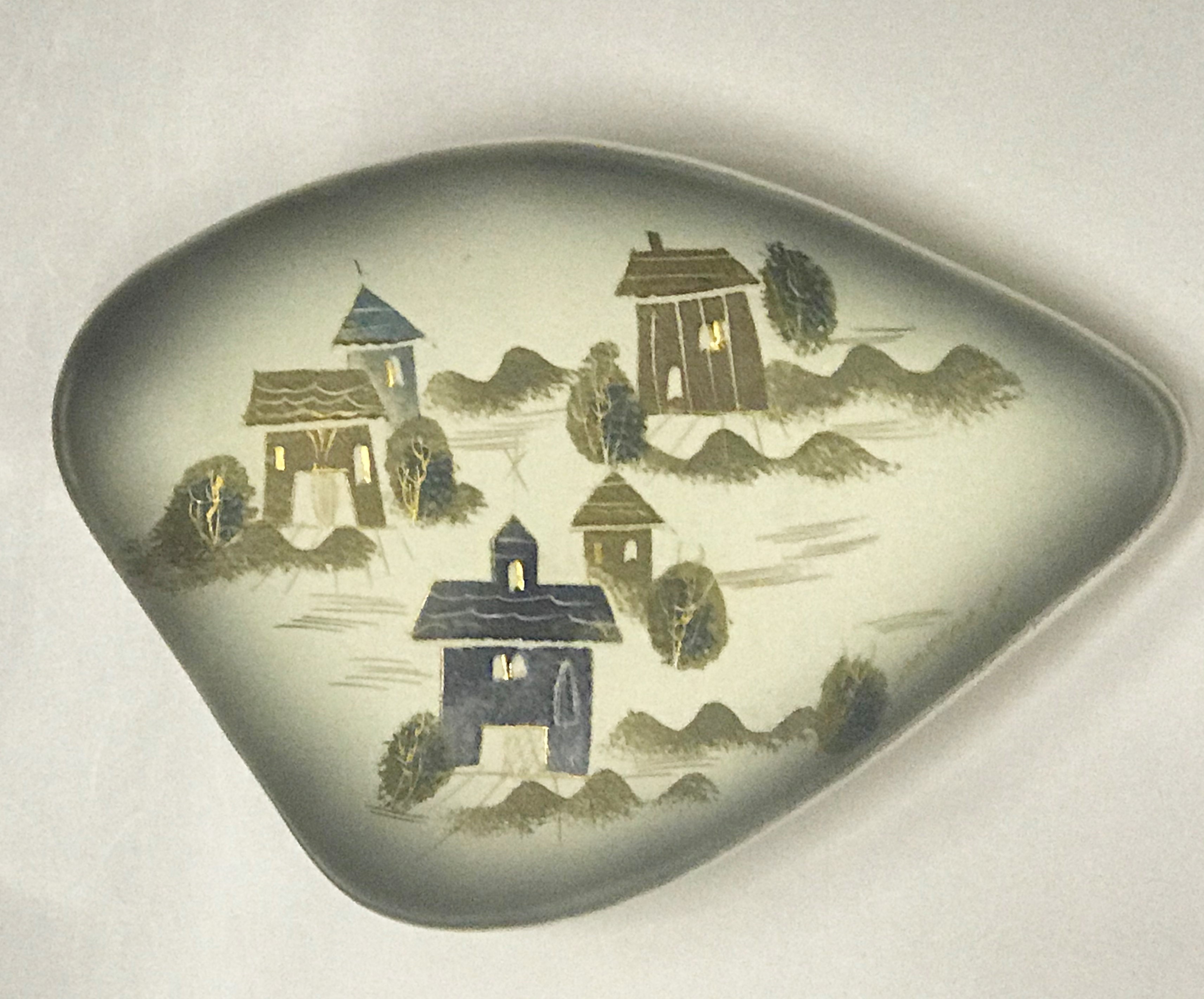 SOLD.Sascha Brastoff Rooftops Collection Free Form Style Amoeba Shaped  Dish #F3 - Glo Gallery